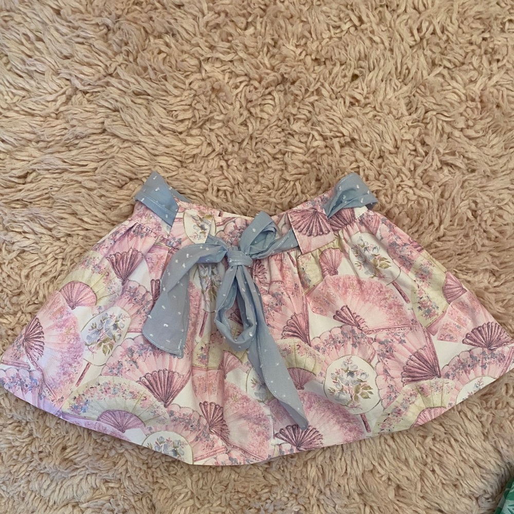 Beautiful skirt with blue belt
